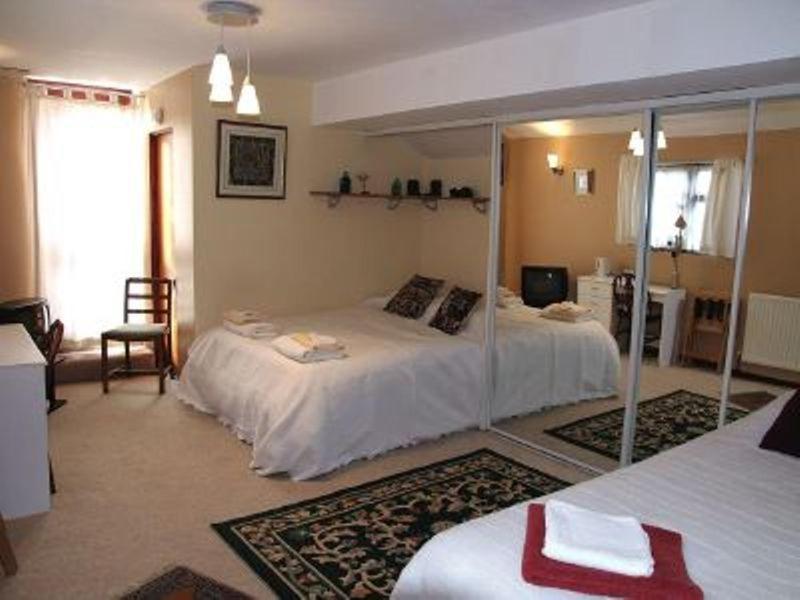 The Tudor Court Hotel 솔리헐 객실 사진