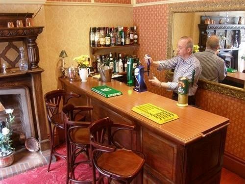 The Tudor Court Hotel 솔리헐 외부 사진